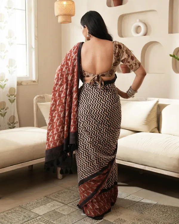 Black_Cotton_Zigzag_Print_Mulmul_Saree_For_Women